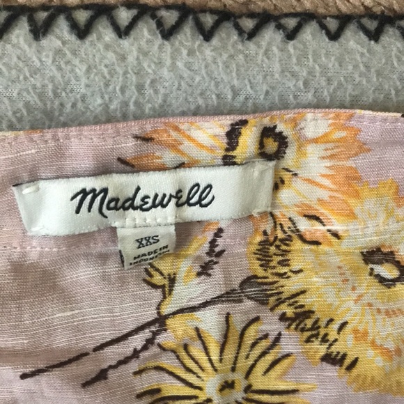 Madewell linen-blended duffle-cuff wrap dress in Dutch dandelion - Picture 2 of 11